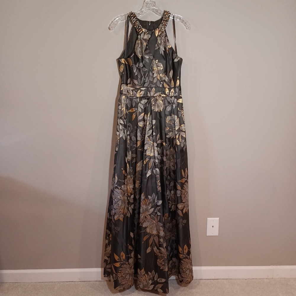 Eliza J Embellished Metallic Jacquard Pleated Ballgown With Pockets Size 6 - Picture 2 of 10